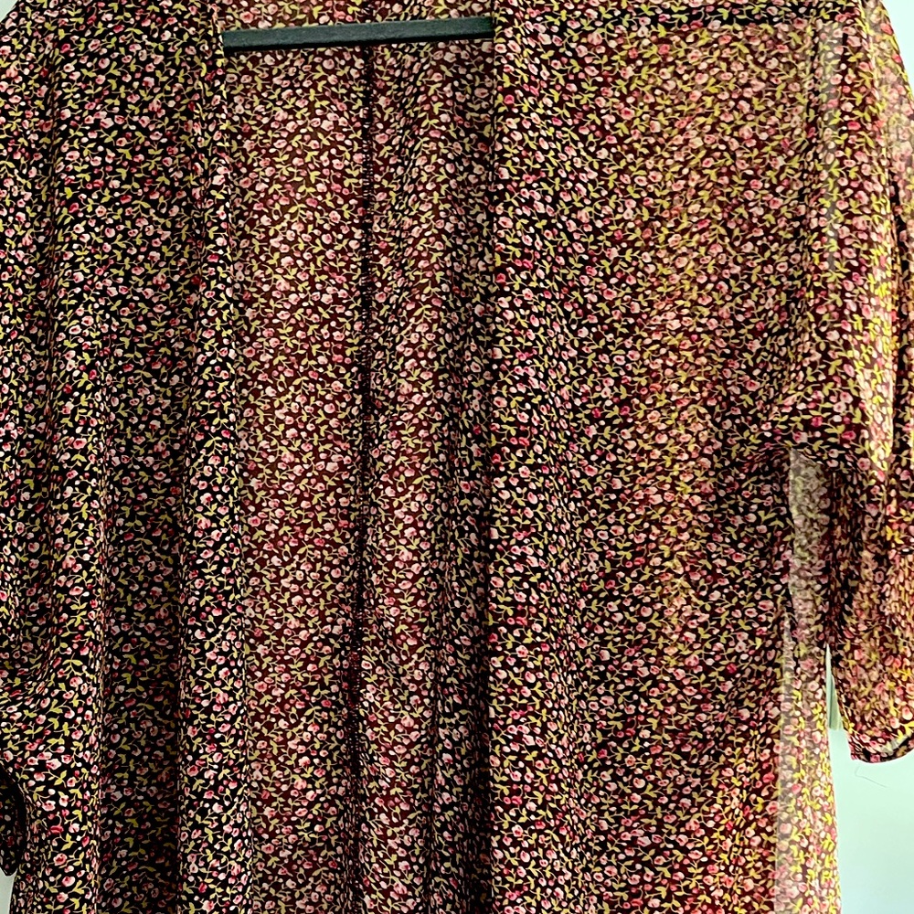 Lularoe topper.  Brown with small flower print. Size medium